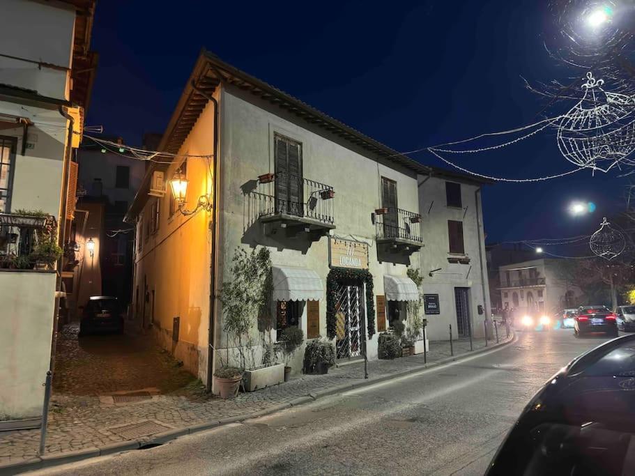 Fronte Lago Nel Centro Storico “La Casa Del Lago” Trevignano Romano Exteriör bild